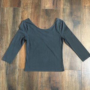 H&M grey quarter sleeve top!